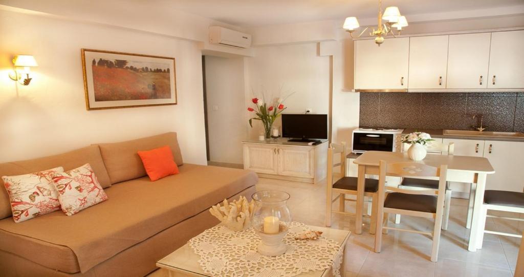 Apartments Kassandrinos-Maria Nikiti  Exterior photo